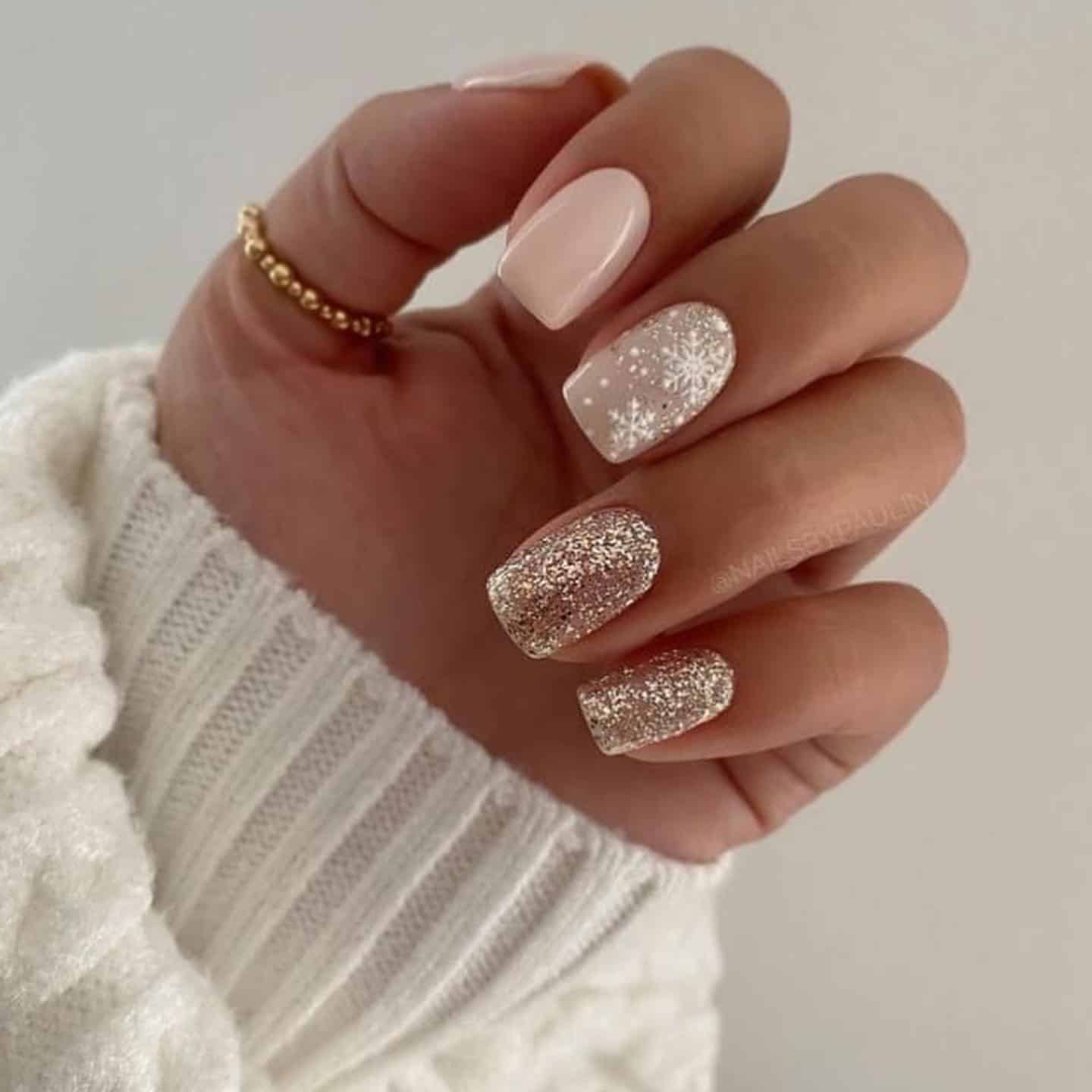 16. Frosted Sparkle - insane nail ideas
