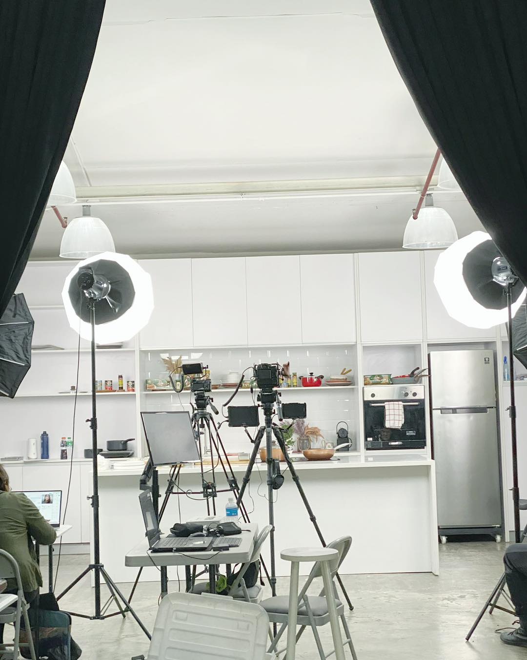 21. Studio Kitchen for Creative Production - studio kitchen ideas