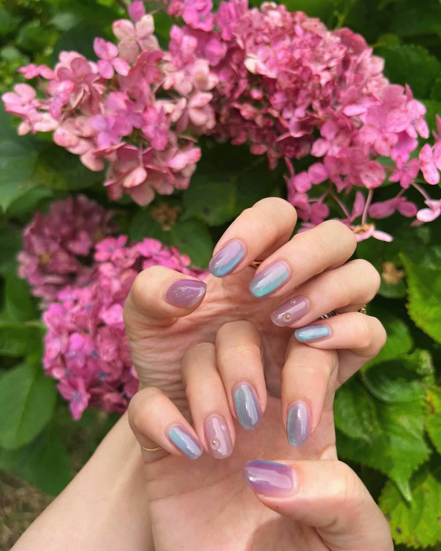 2. Iridescent Lavender and Aqua Chrome Nails - june nail ideas