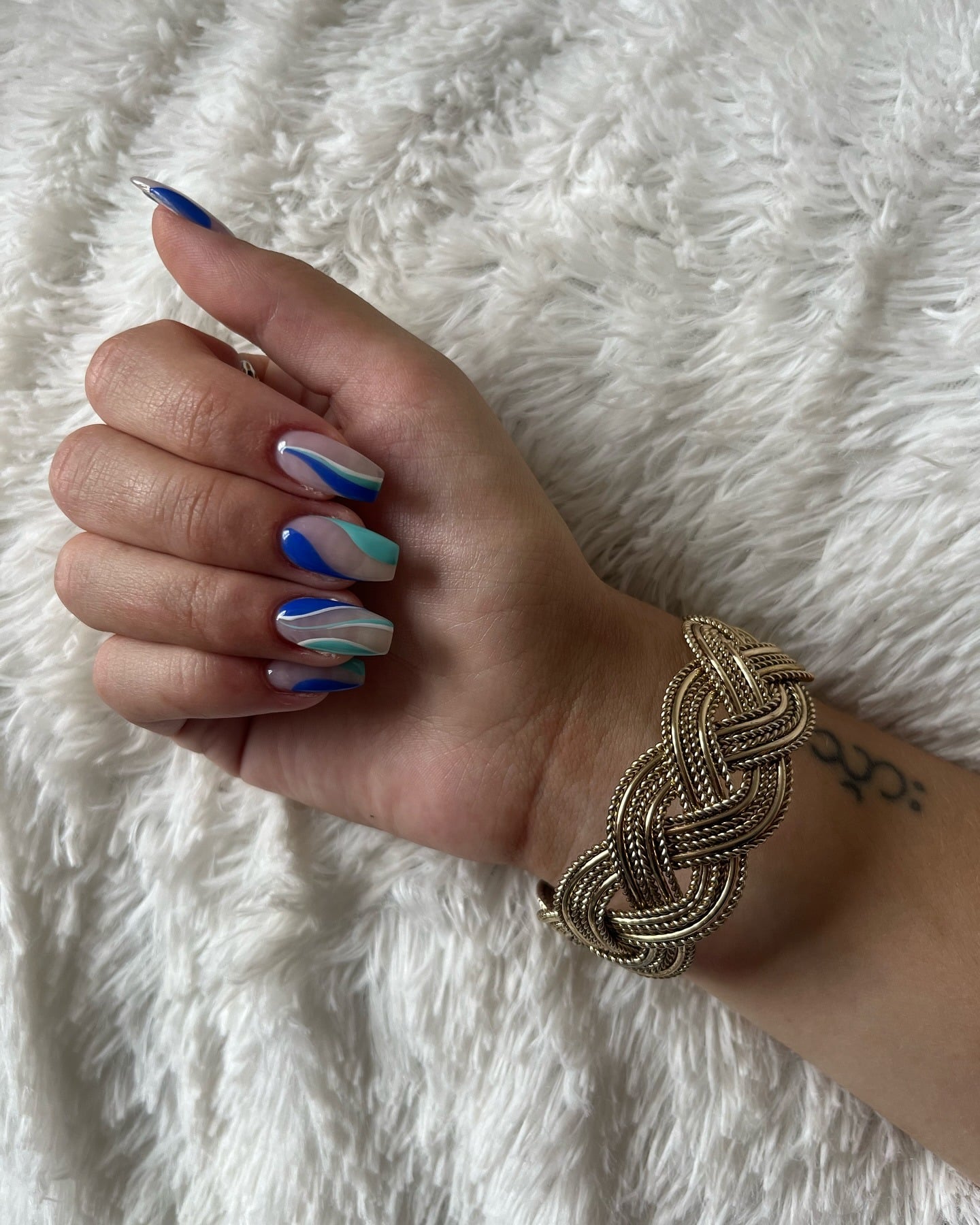 22. Ocean Wave Swirl Nails in Blue and Teal - june nail ideas