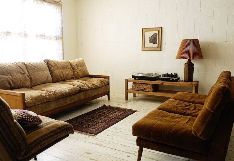 18. Vintage Simplicity with Retro Comfort - light brown sofa living room ideas
