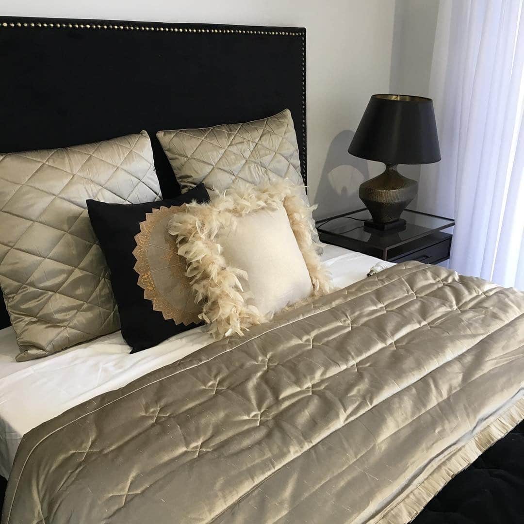 20. Glamour in Soft Gold Textures - black and gold bedroom ideas