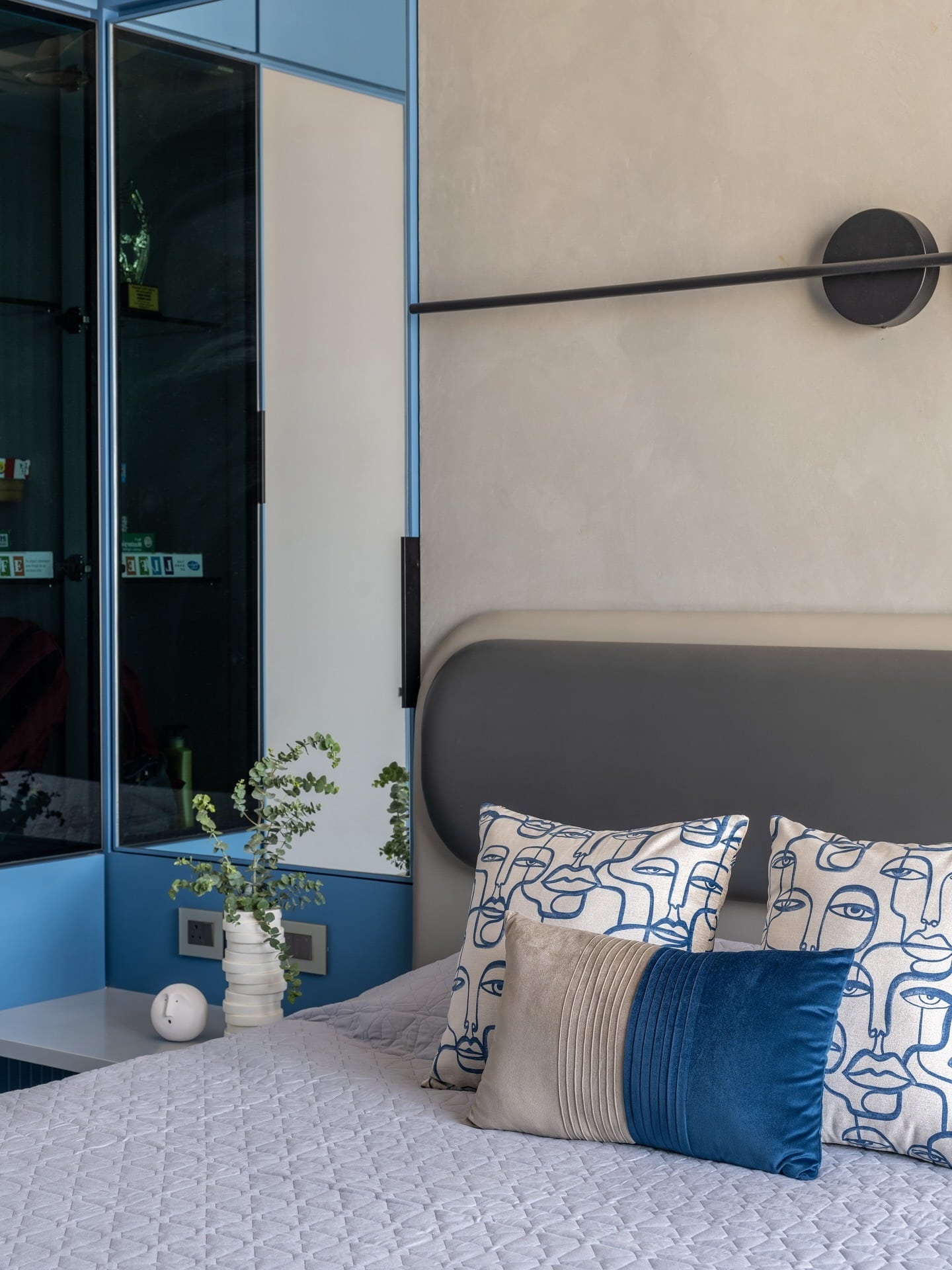 10. Contemporary Accents with Artistic Touch - navy blue and grey bedroom ideas