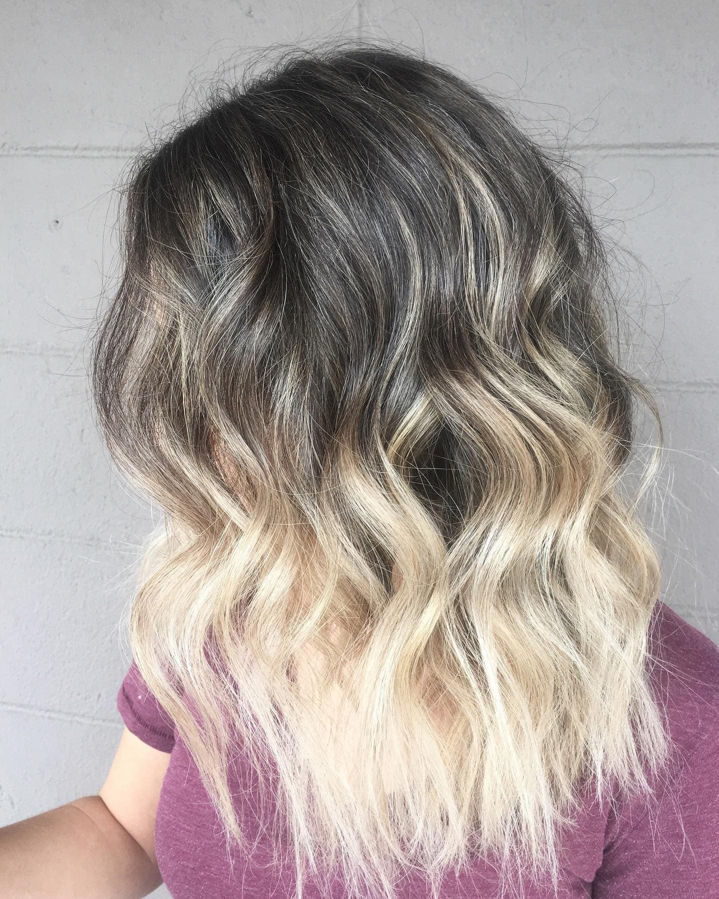 16. Rooted Blonde Wavy Lob - Short Wavy Hairstyles