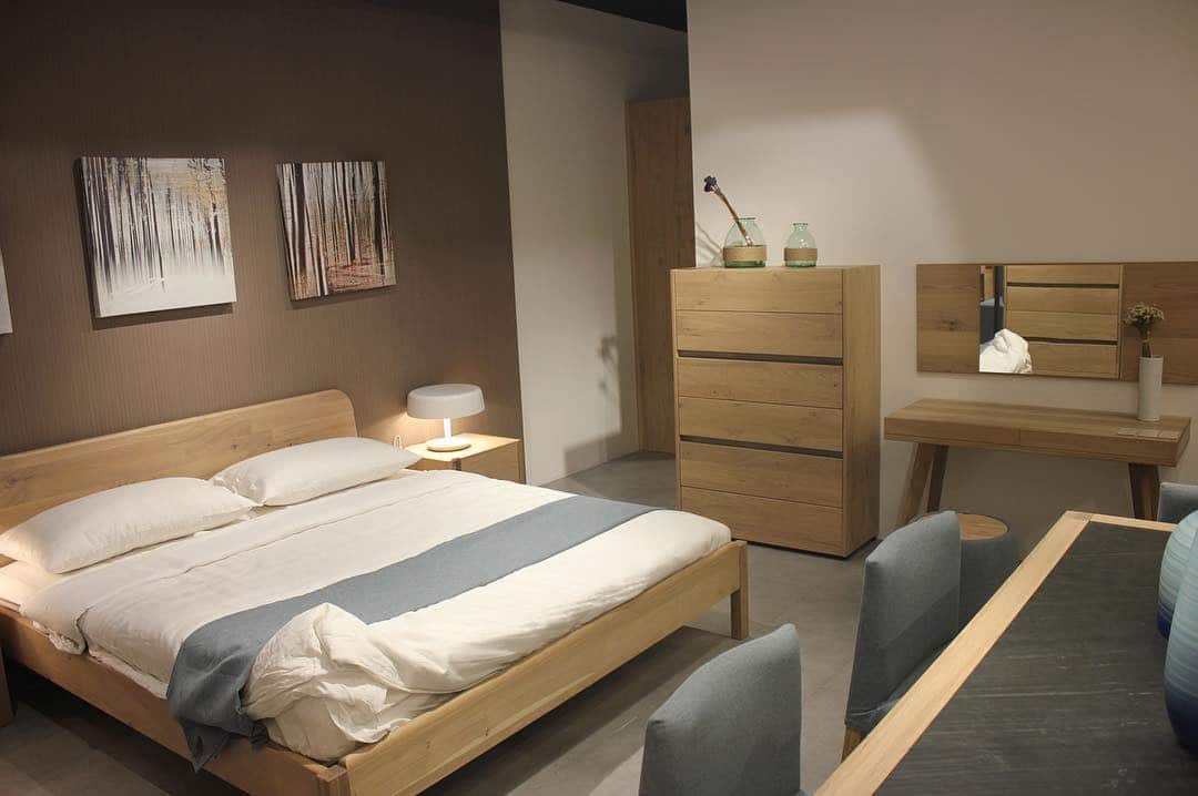 6. Contemporary Oak Bedroom Suite - oak bedroom ideas