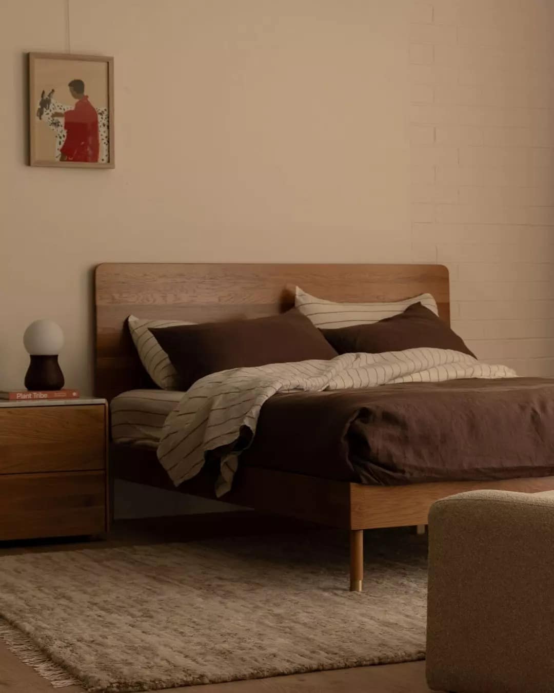 13. Warm Oak with Rich Earth Tones - oak bedroom ideas