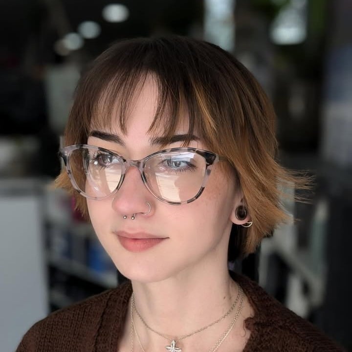 3. Soft Choppy Pixie with Caramel Accents - Choppy Pixie Haircuts