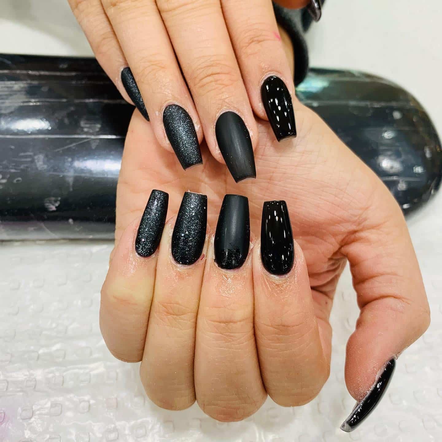 21. Midnight Black Shine - shiny nail ideas