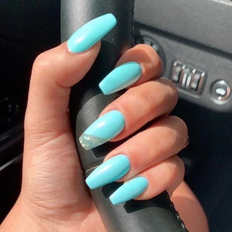 12. Glossy Tiffany Blue Coffin Nails - tiffany blue nail ideas