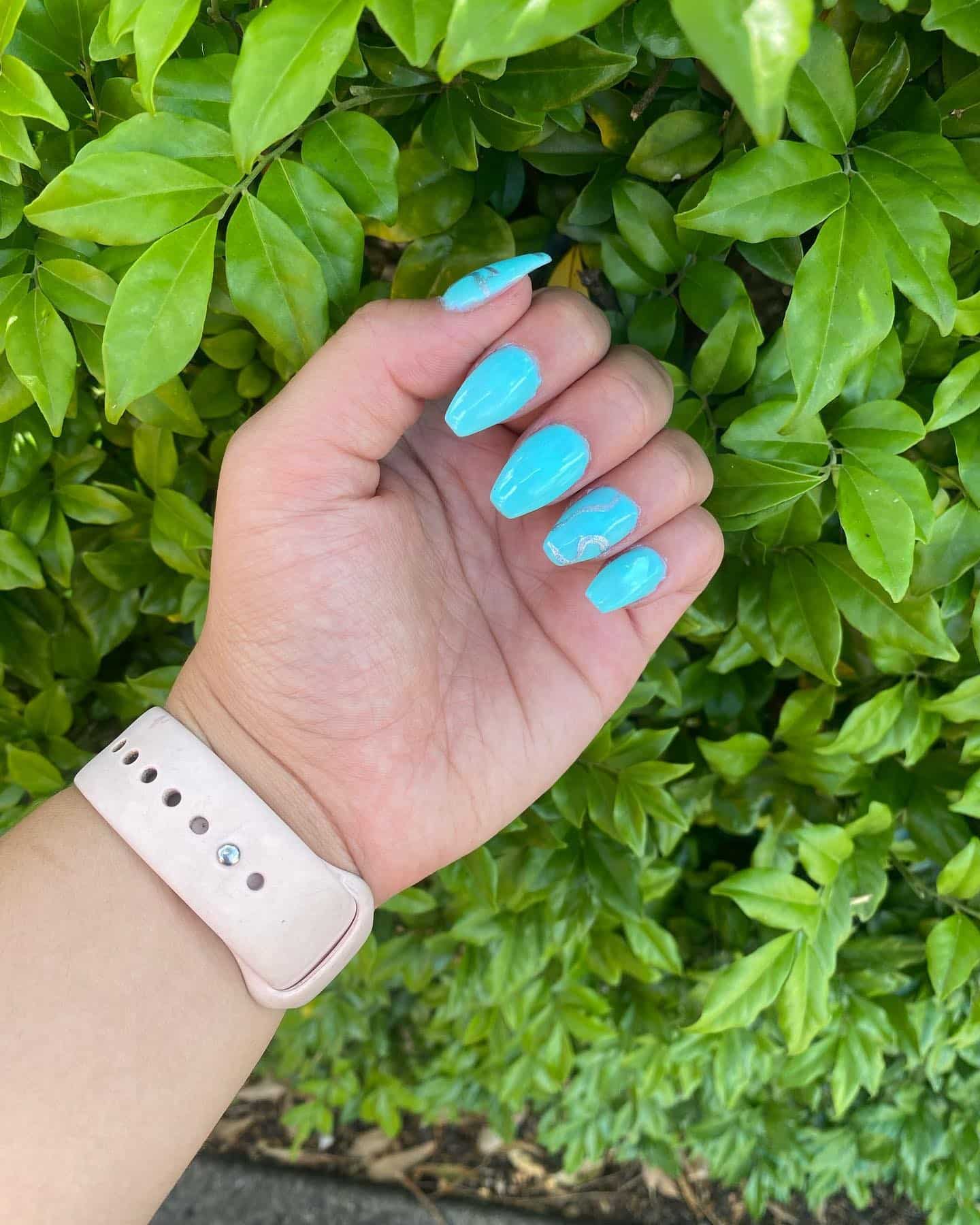 15. Tiffany Blue with Subtle Marble Details - tiffany blue nail ideas