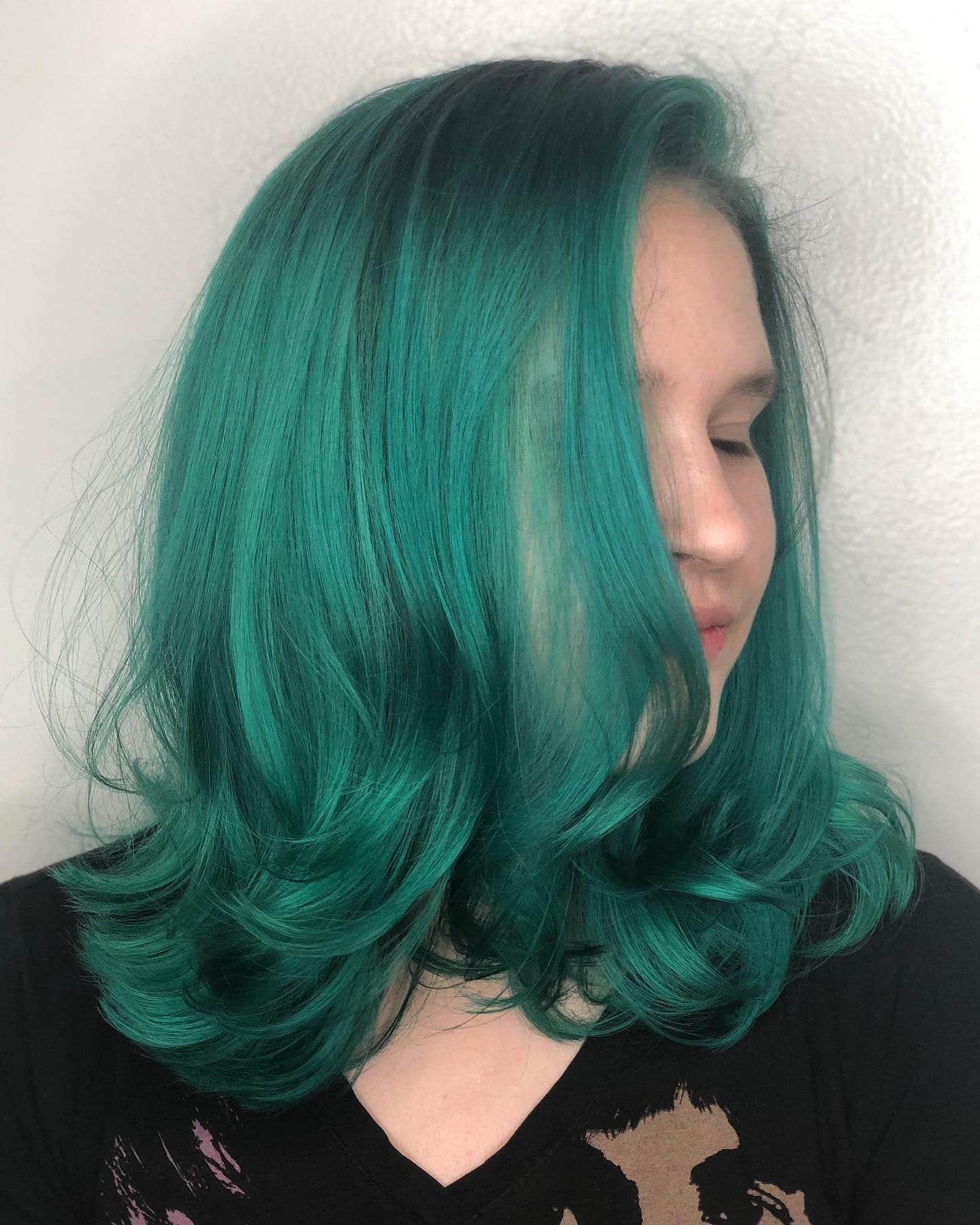 9. Aqua Layered Mid-Cut - Teal Hair Color