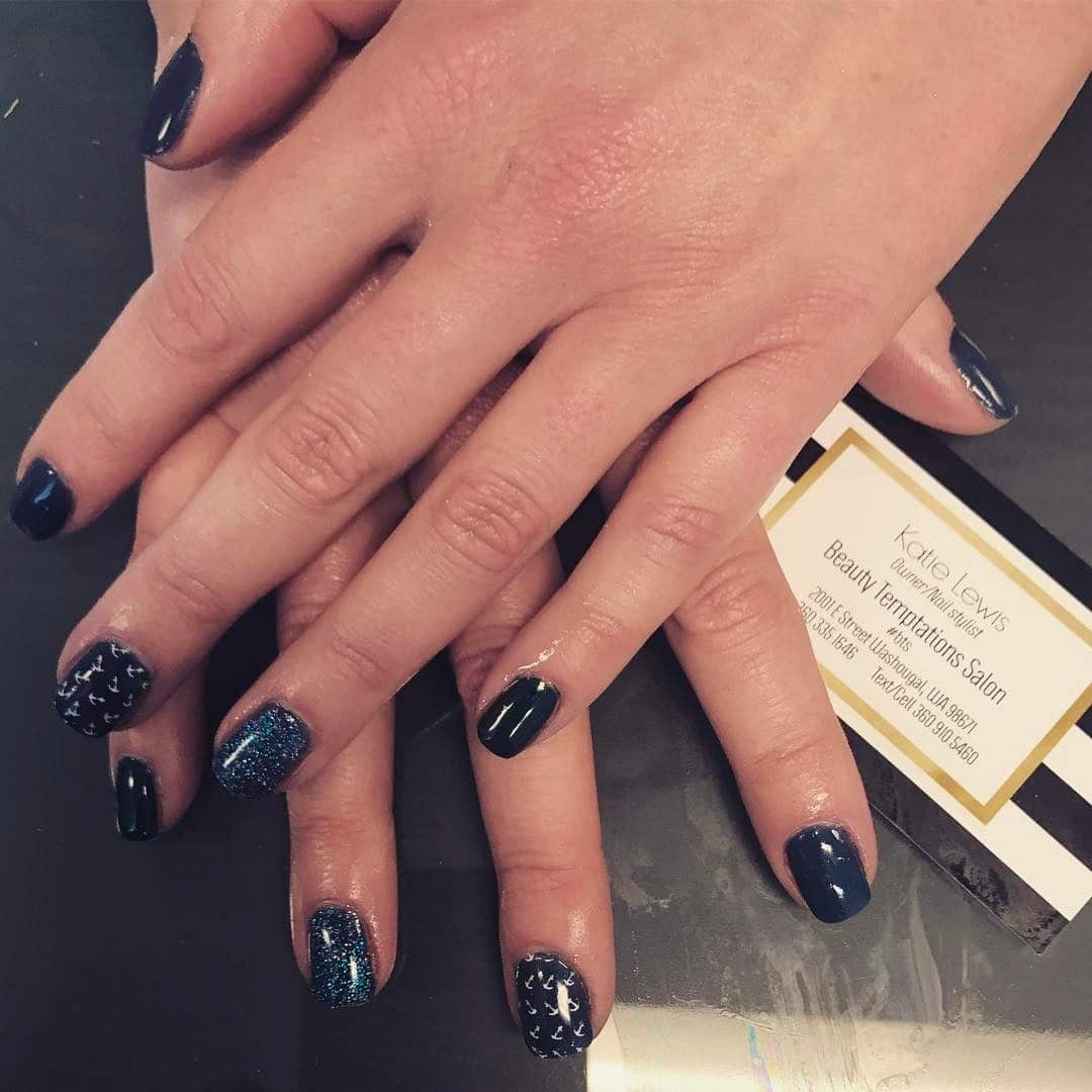 16. Dark Sapphire Anchors with Glitter Accent - anchor nail ideas