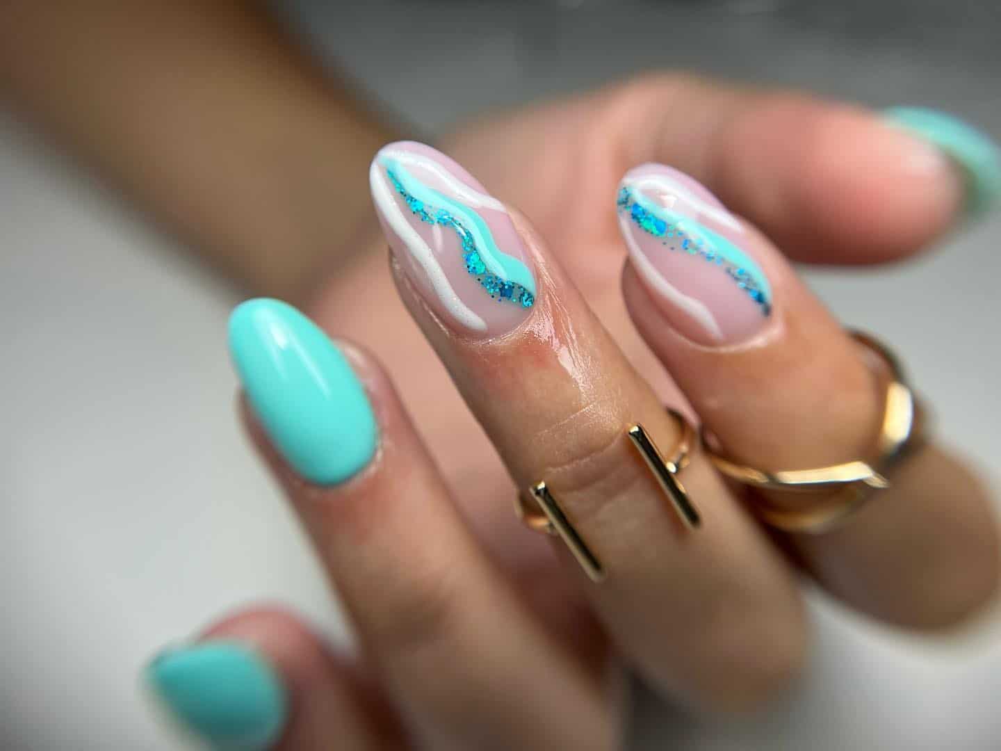 11. Aqua Wave Accents - aqua color nail ideas