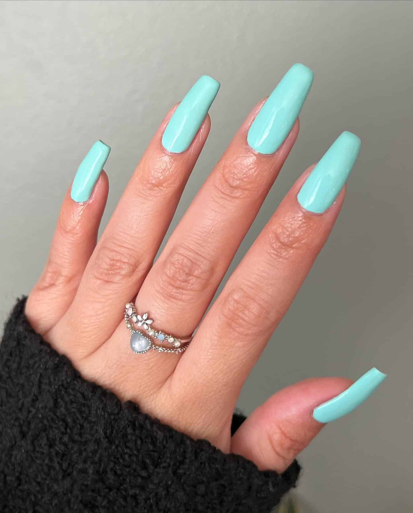 12. Long Aqua Elegance - aqua color nail ideas
