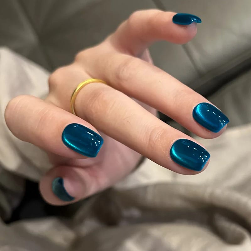 20. Deep Aqua Shine - aqua color nail ideas