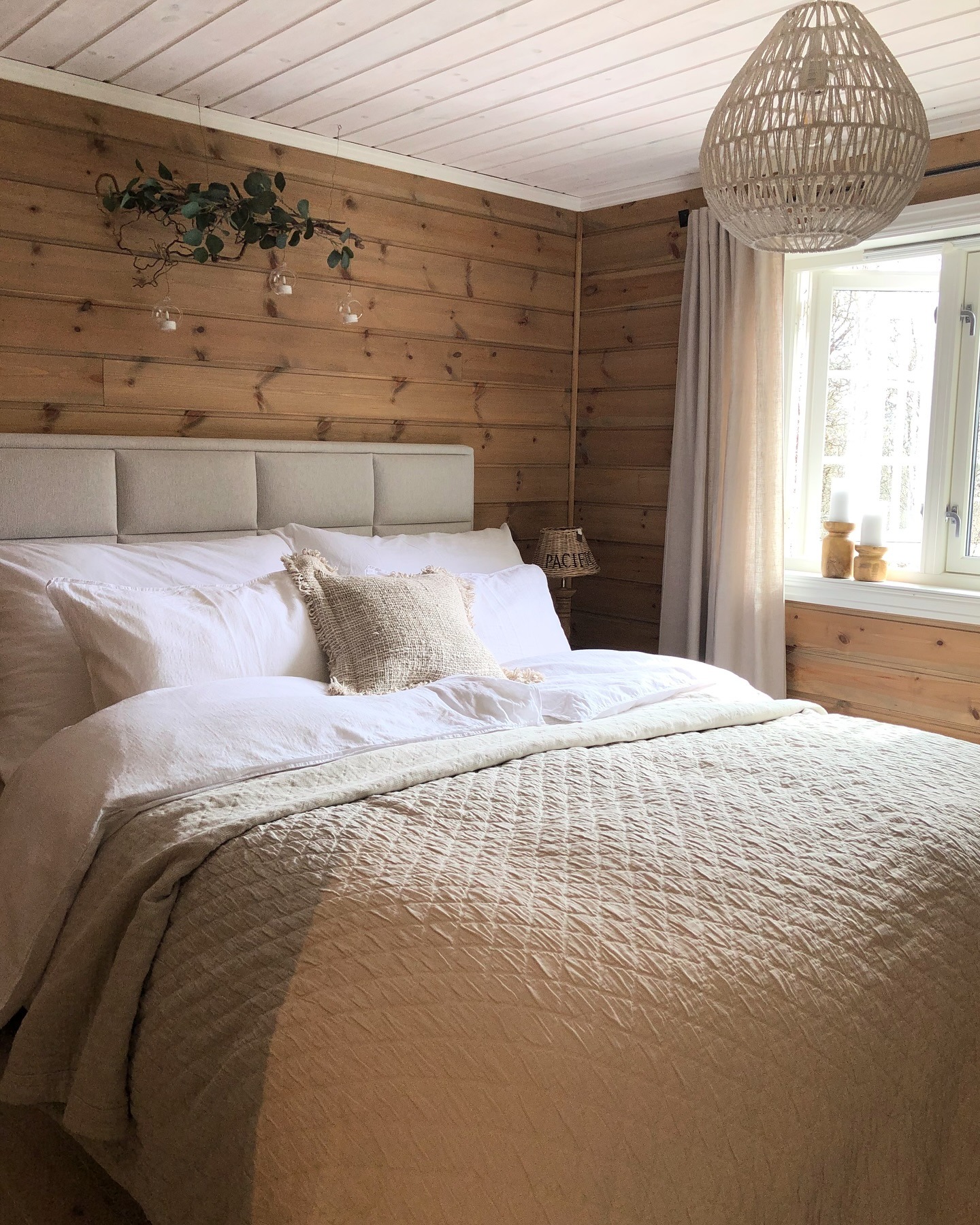 13. Neutral Elegance with Organic Touches - cabin bedroom ideas