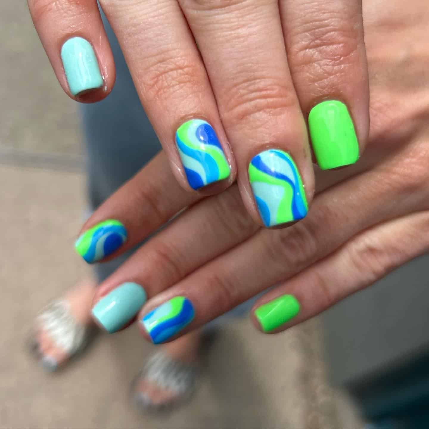 21. Retro Wave Square Nails - blue and green nail ideas