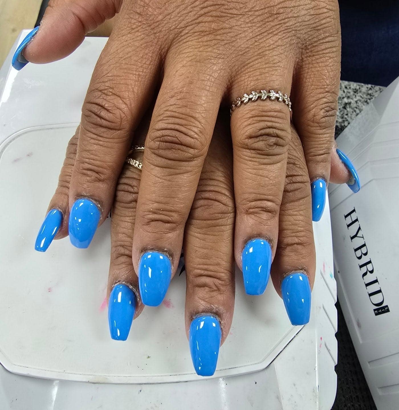 22. Glossy Aqua Short Coffin Nails - blue coffin nail ideas