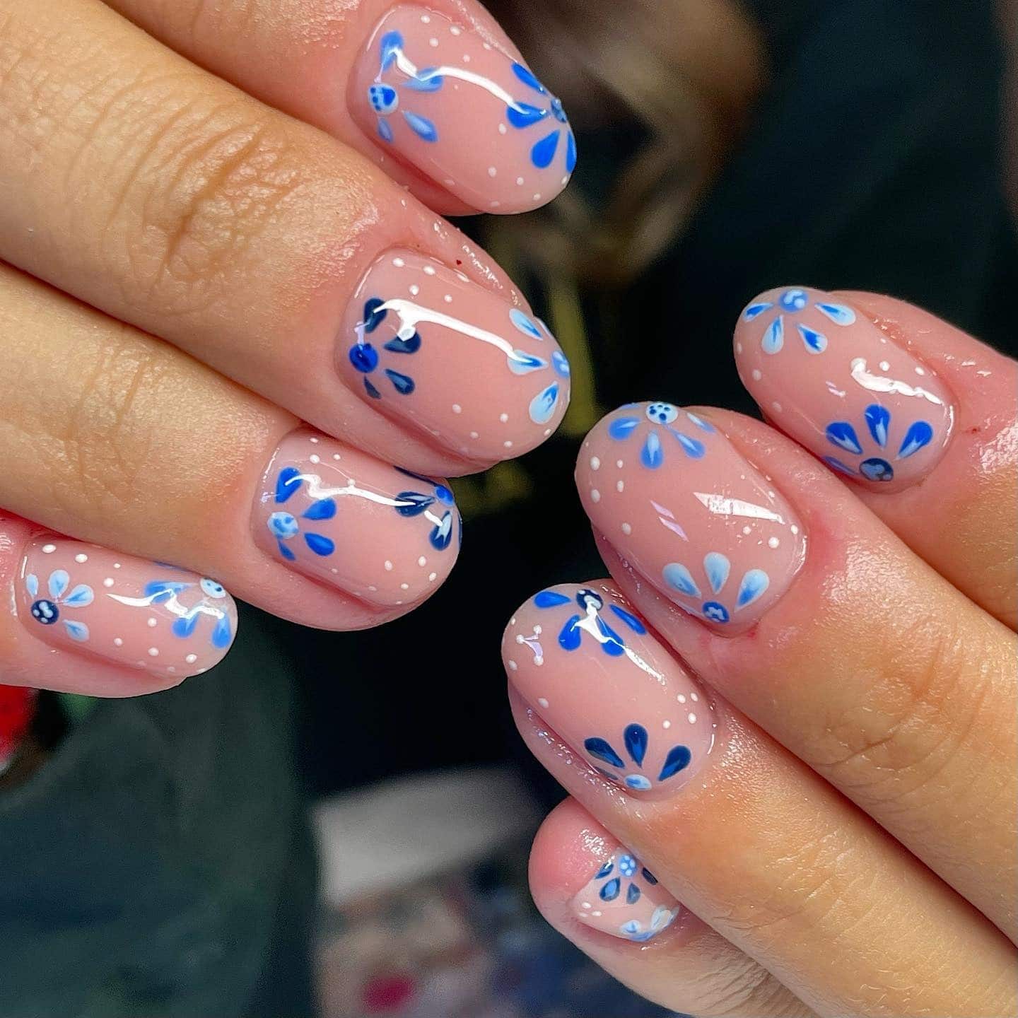 17. Delicate Blue Garden Nails - blue floral nail ideas