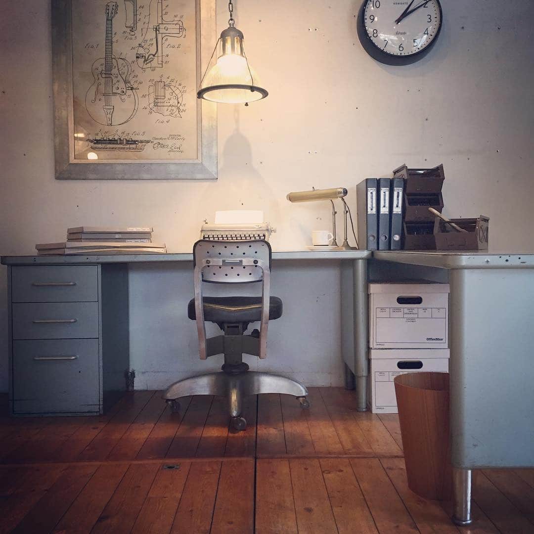 19. Retro Industrial Office in Steel and Wood - vintage office ideas