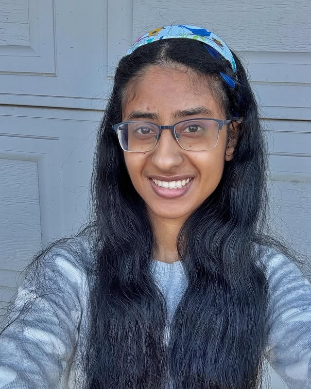 17. Natural Waves with Patterned Band - Headband Hairstyles