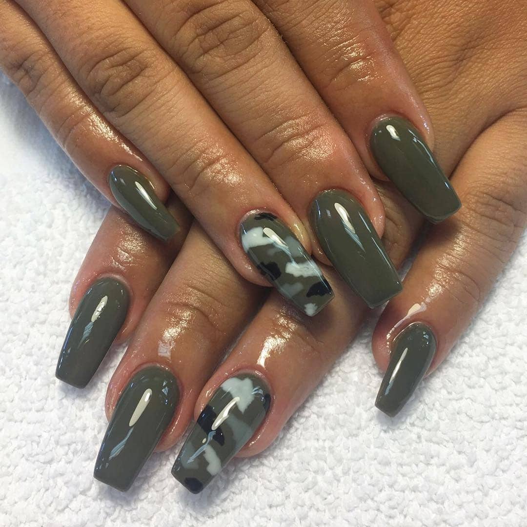 1. Olive Camouflage Elegance - camouflage nail ideas