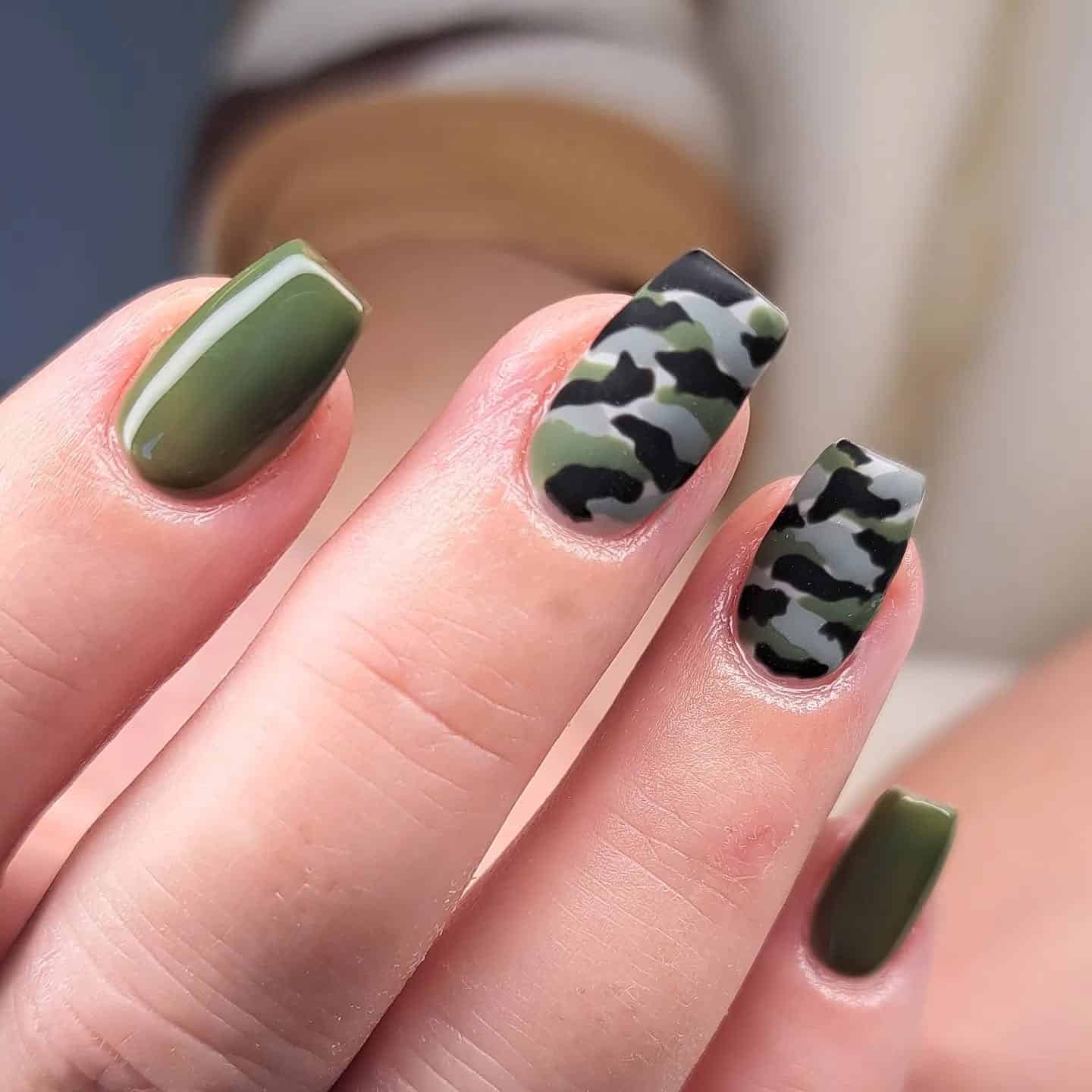 16. Classic Green Camouflage Duo - camouflage nail ideas
