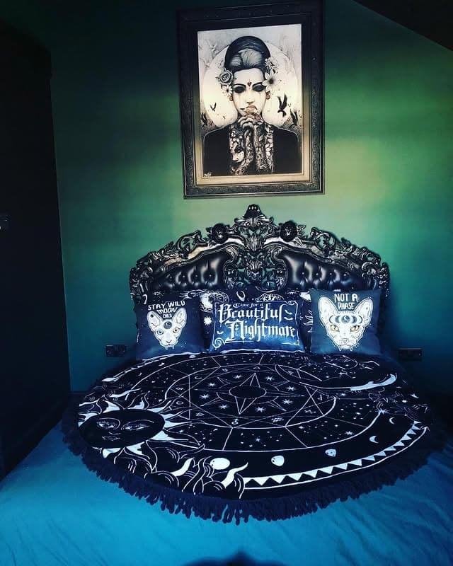 21. Dark Fantasy Statement - black and green bedroom ideas