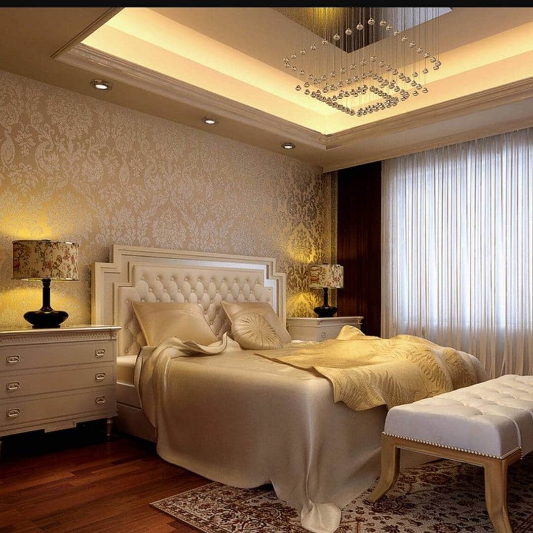 20. Golden Damask with Classic Glamour - wallpaper ideas for bedroom