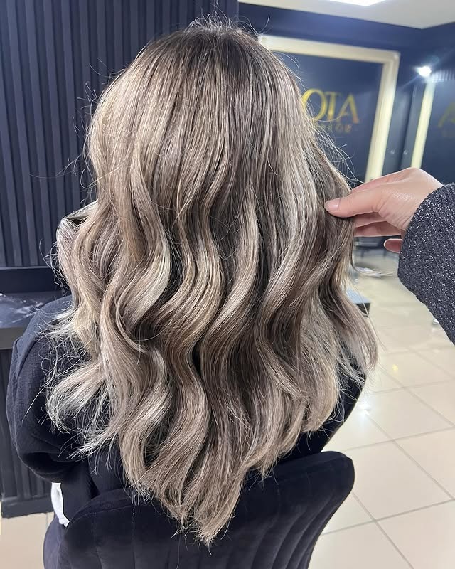 19. Dimensional Beige Ash Blonde - Light Ash Blonde Hair Color