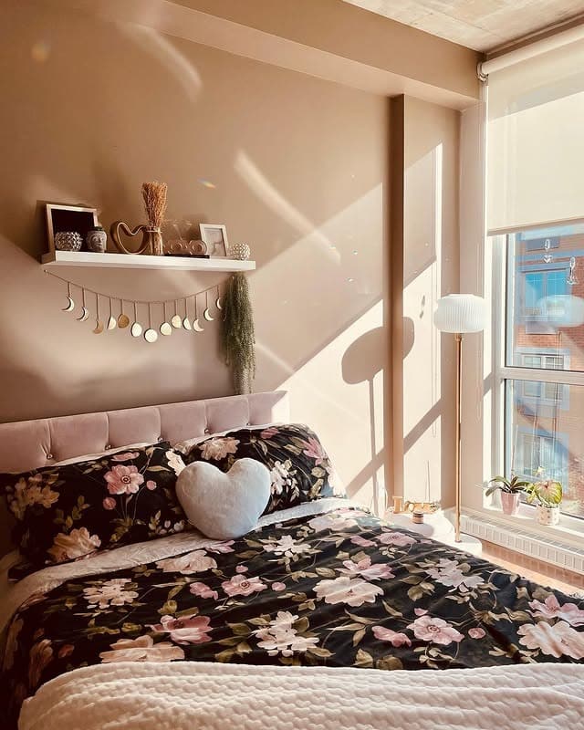 19. Golden Glow with Floral Contrast - pink and gold bedroom ideas