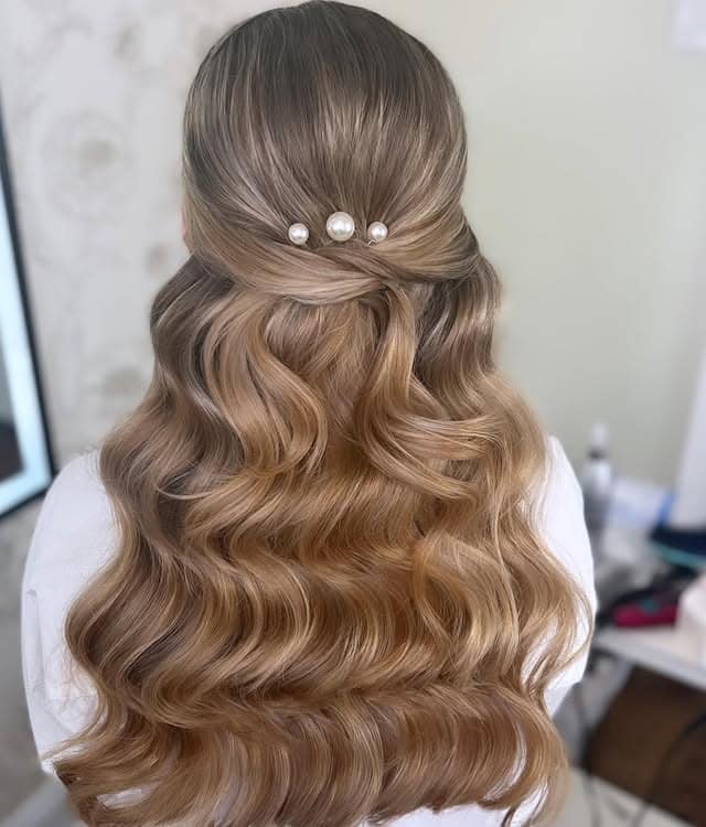 18. Glossy Waves with Pearl Detail in Golden Bronde - Sleek Hairstyles