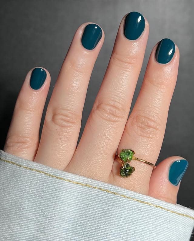 18. Minimal Chic Teal - dark teal nail ideas