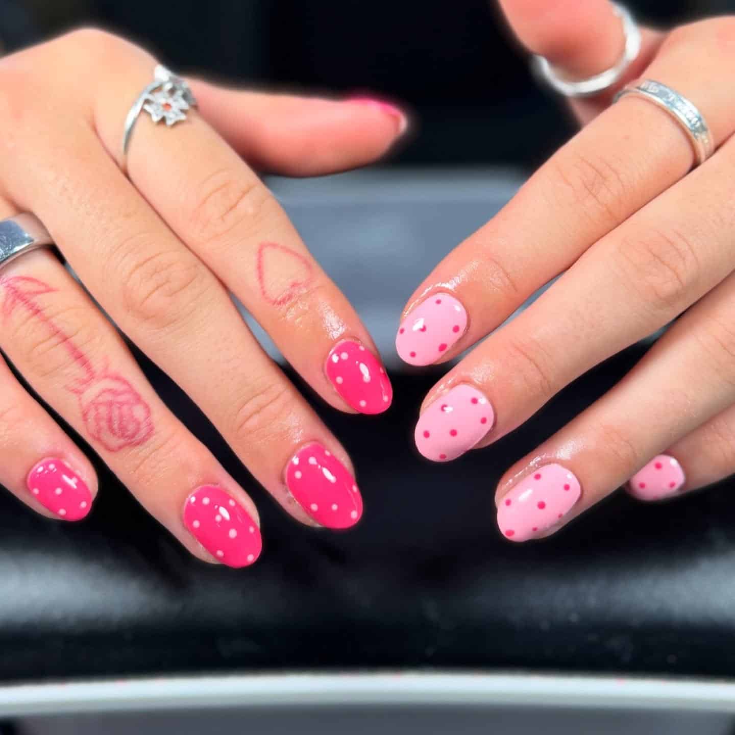13. Dual Pink Dot Harmony - dot nail ideas