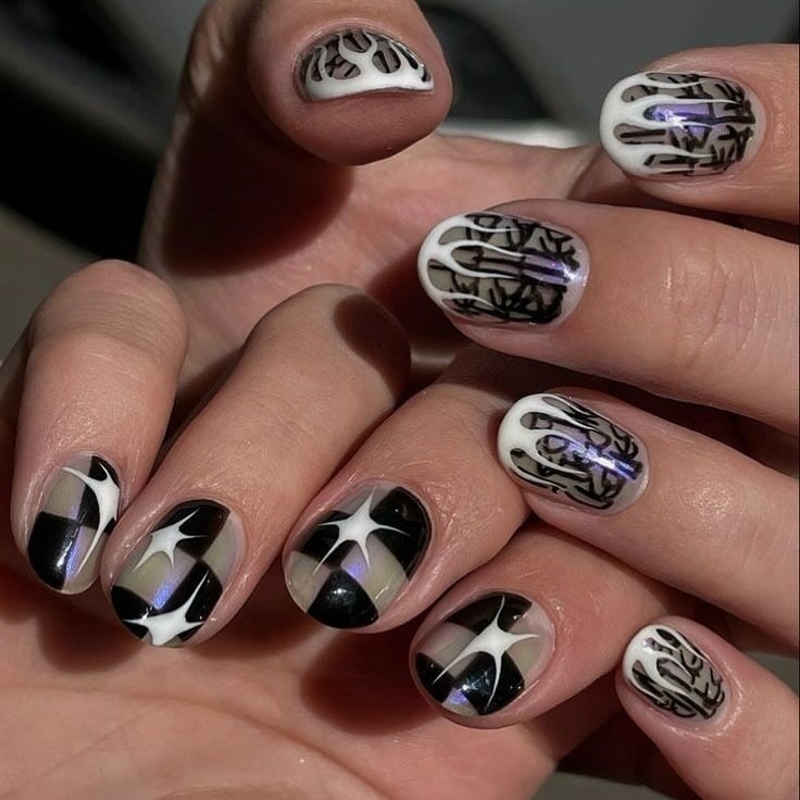2. Monochrome Illusion Tips - edgy nail ideas
