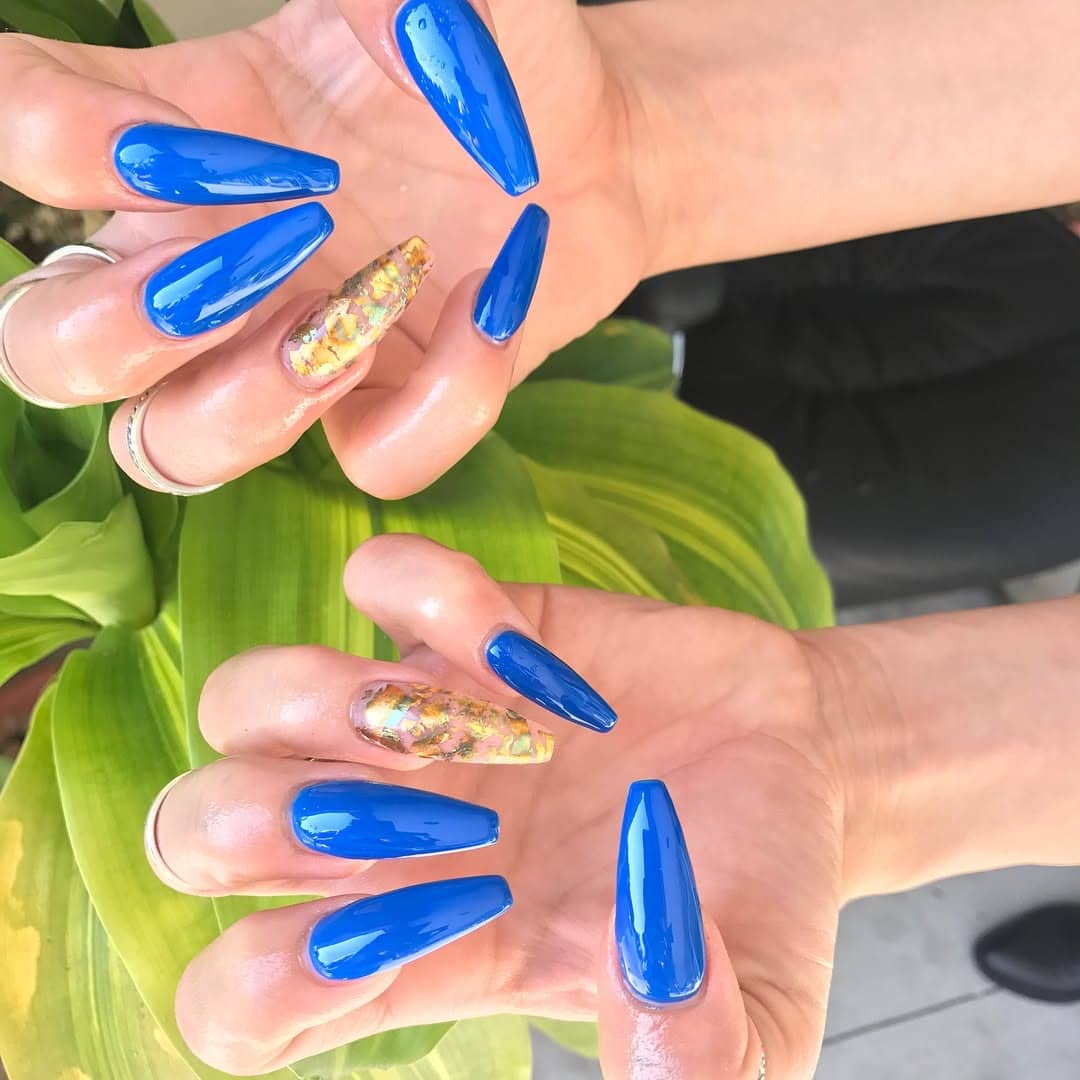 18. Electric Sapphire Nails - exotic nail ideas