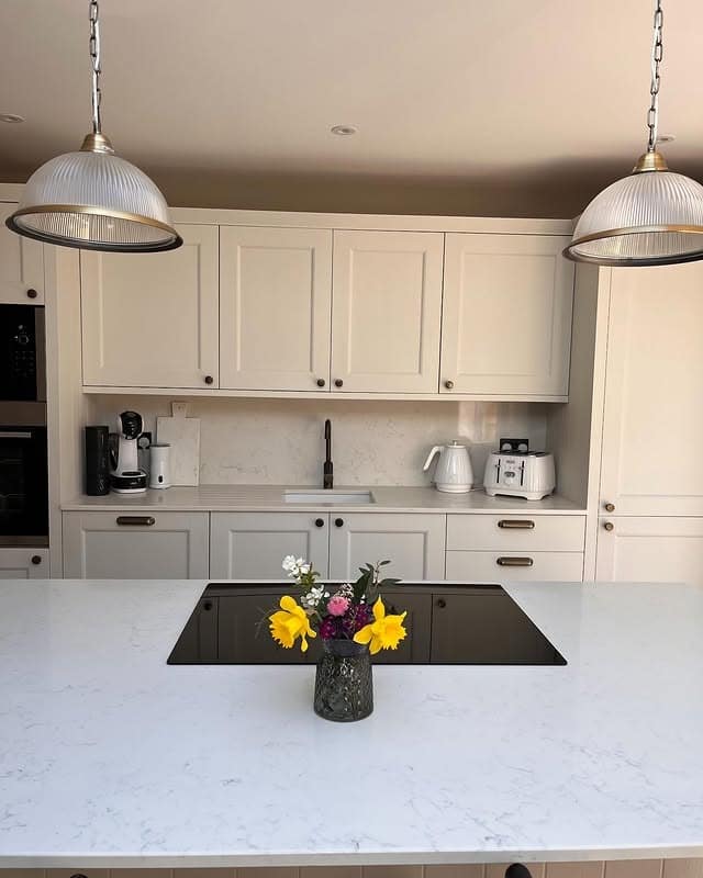 15. Warm Ivory Simplicity - neutral kitchen ideas