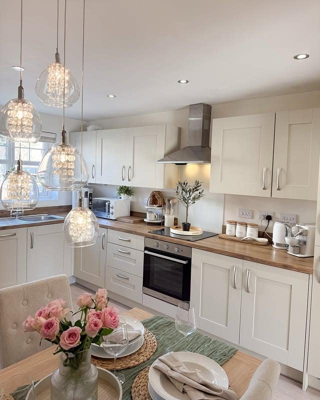 20. Natural Warmth & Light Oak Accents - neutral kitchen ideas