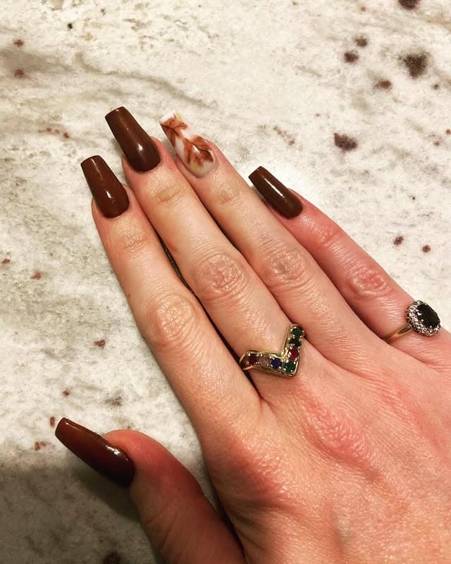 15. Espresso Marble Coffin Nails - fall coffin nail ideas