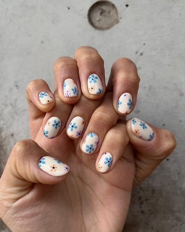 16. Vintage Garden Nails - hippie nail ideas