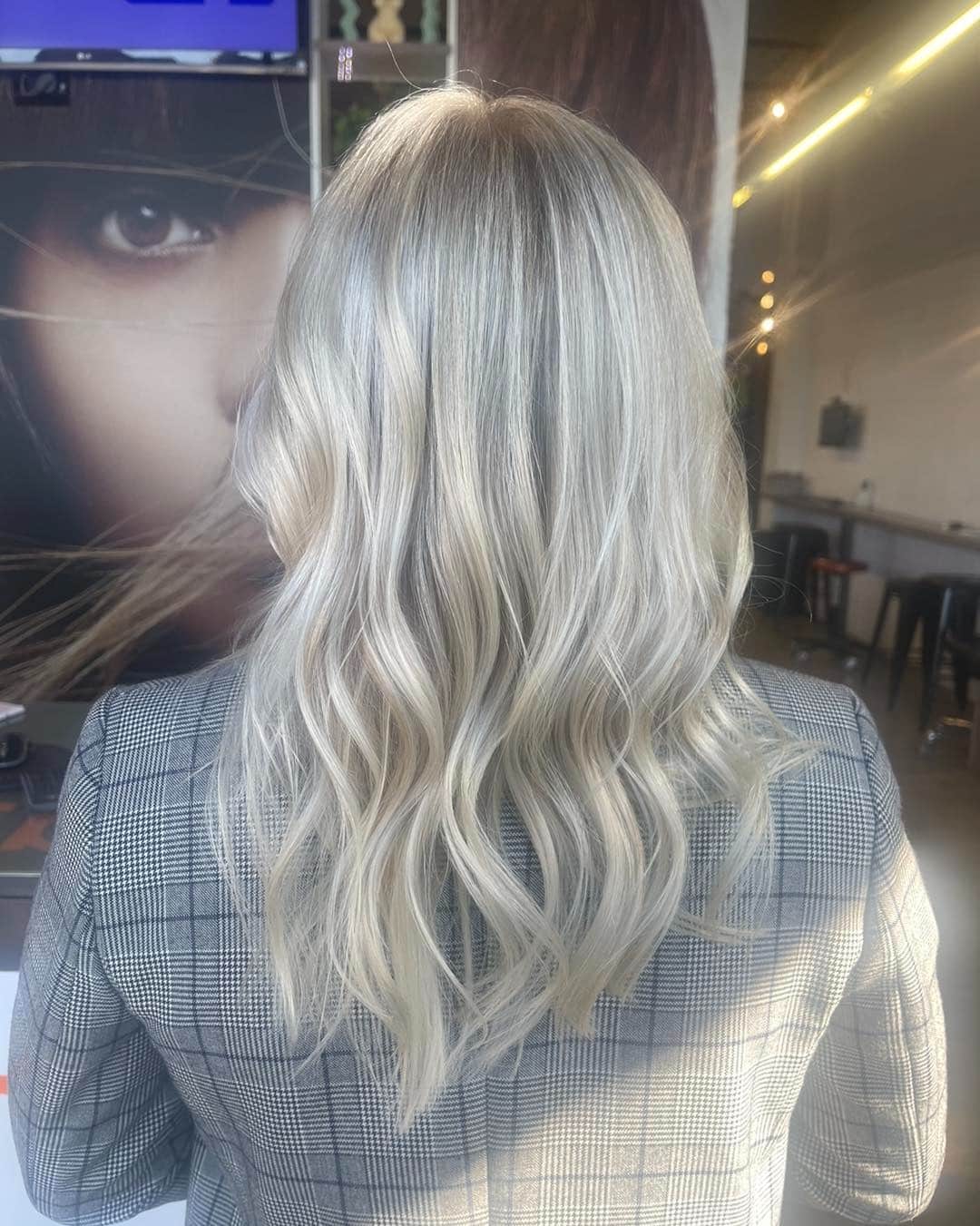 13. Icy Pearl Ash Blonde Blend - Ash Blonde Hair Color