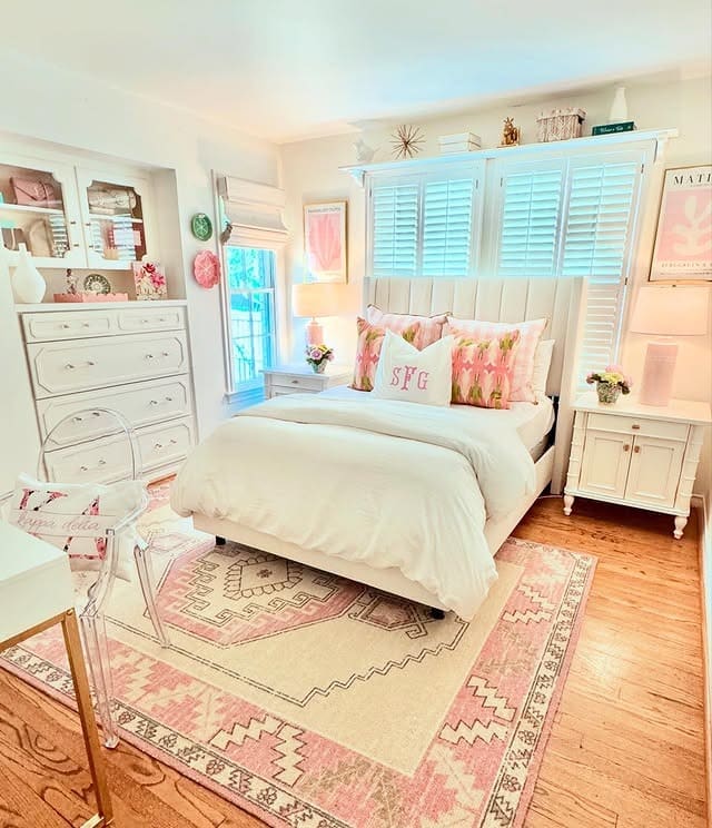 2. Bright Blush Elegance - little bedroom ideas