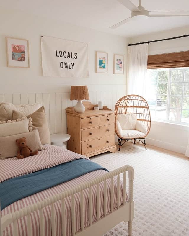 17. Coastal Cottage Simplicity - little bedroom ideas