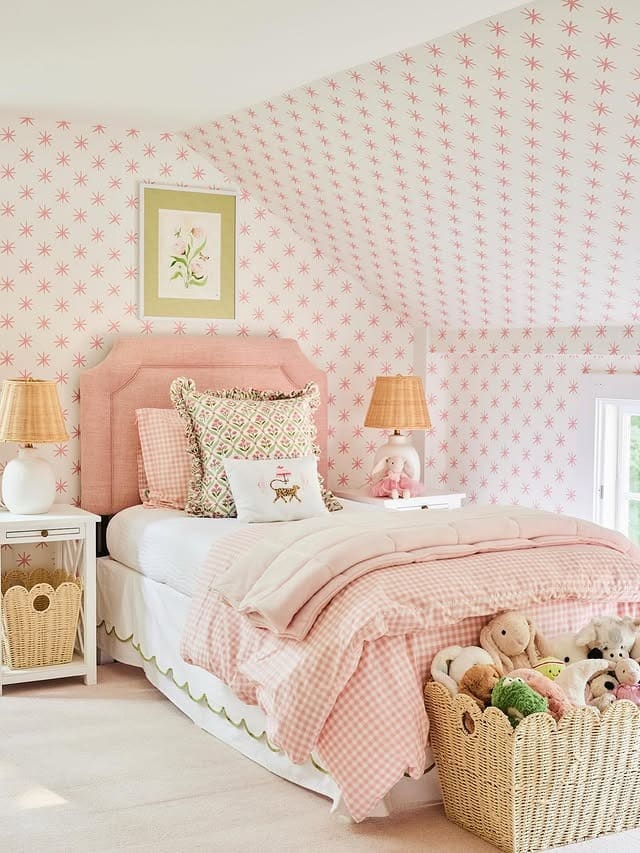 21. Pink Gingham Delight - little bedroom ideas