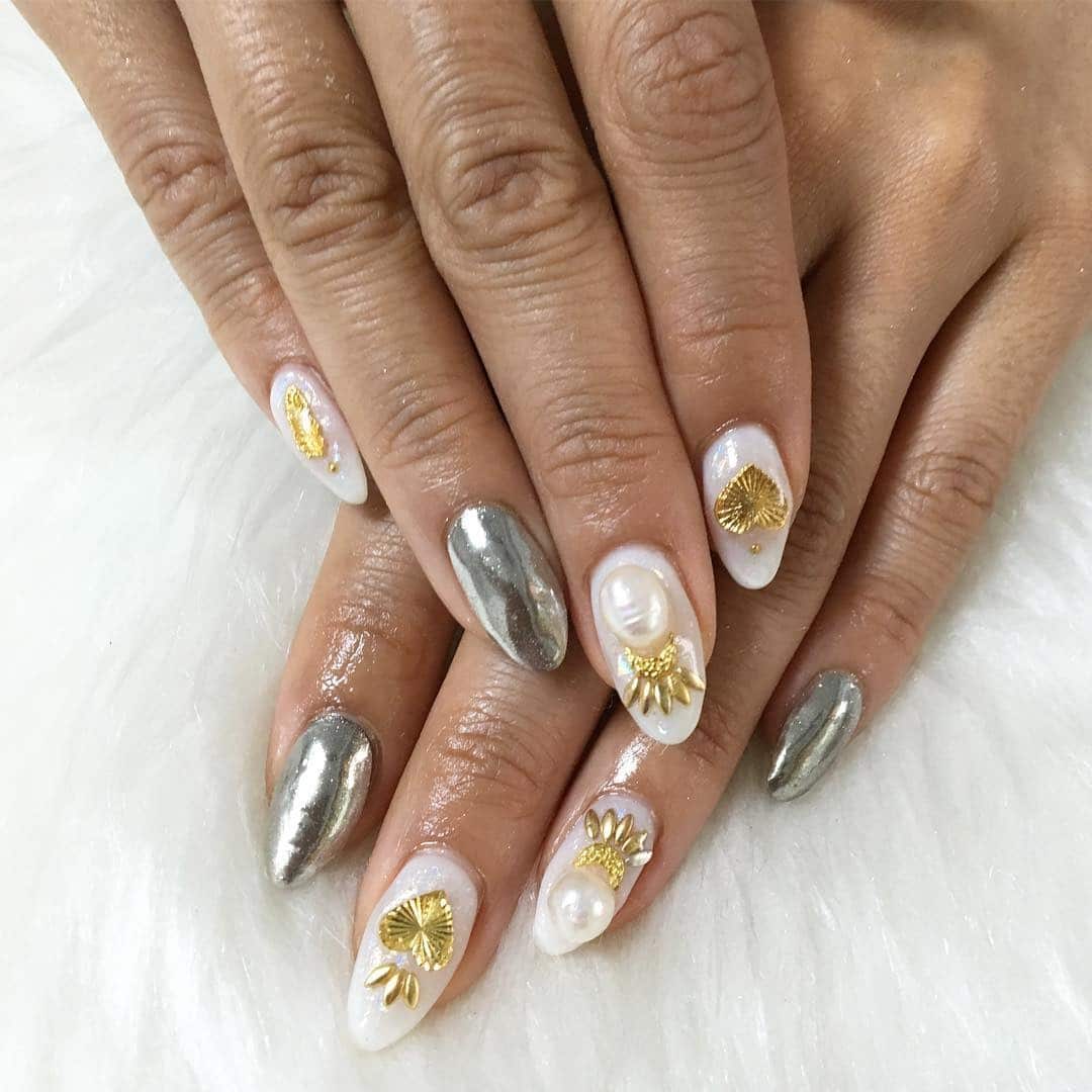 6. Golden Pearl Luxe - kawaii nail ideas
