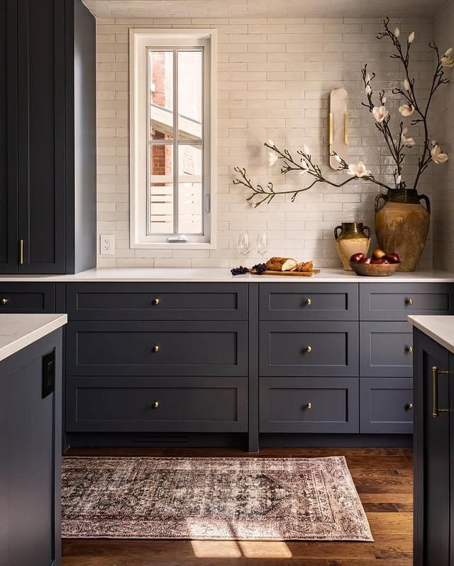 9. Warm Minimalism in Slate Blue - dark blue kitchen ideas