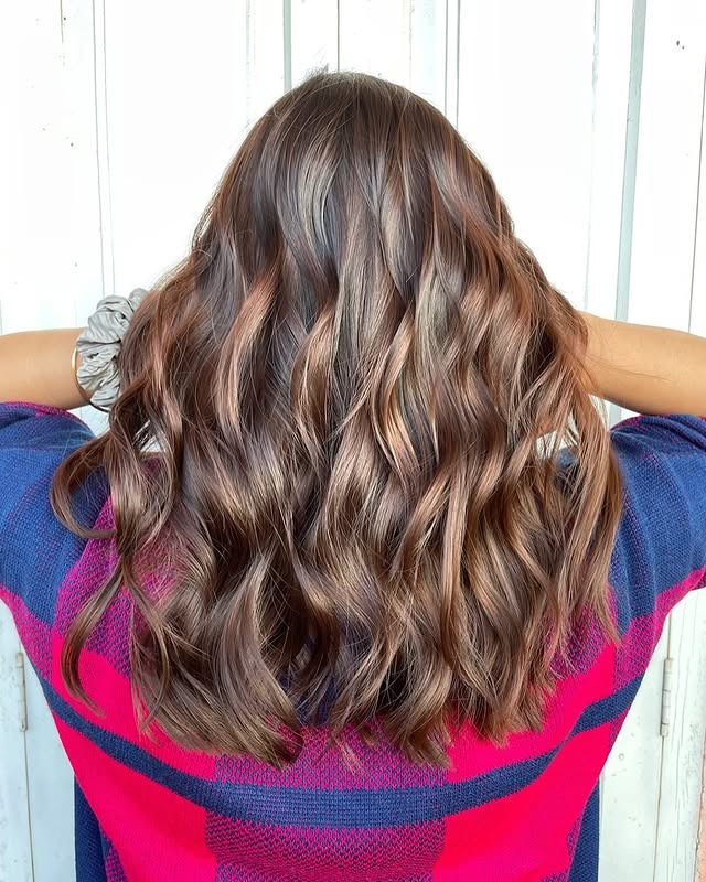 20. Rosewood Balayage Medium Waves - Balayage Hair Colors