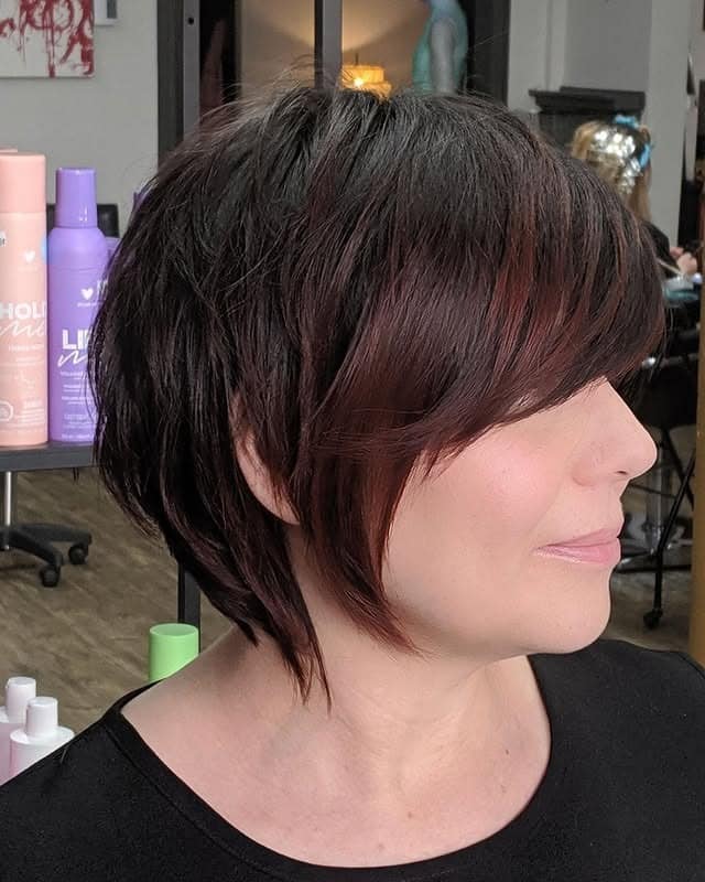 5. Textured Chestnut Shag Bob - Short Shag Haircuts