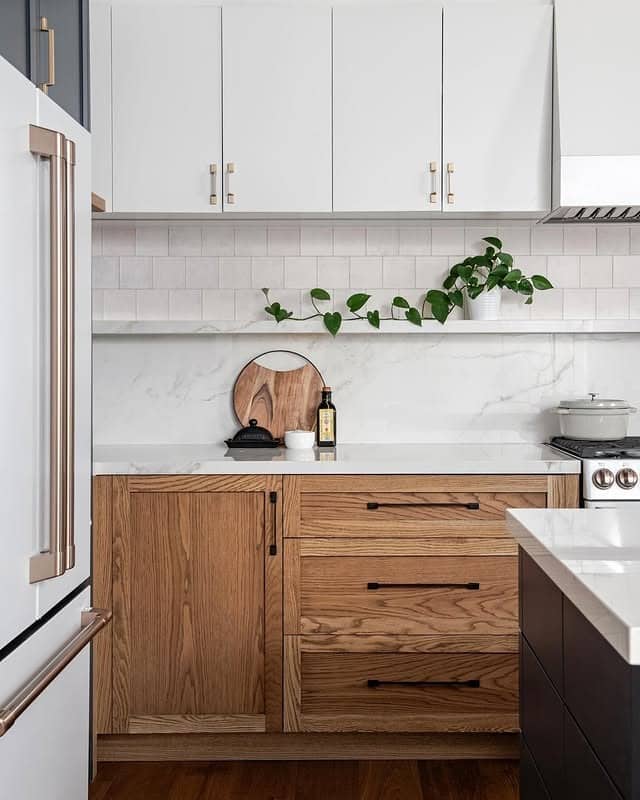 11. Warm Minimalism with Natural Oak - backsplash ideas for white kitchen