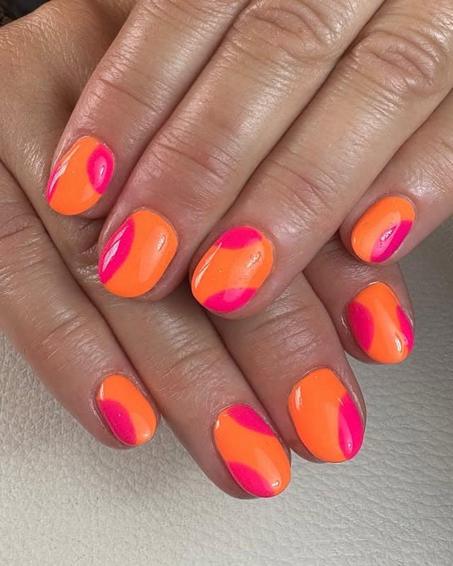 9. Electric Tangerine Short Nails - pink and orange nail ideas